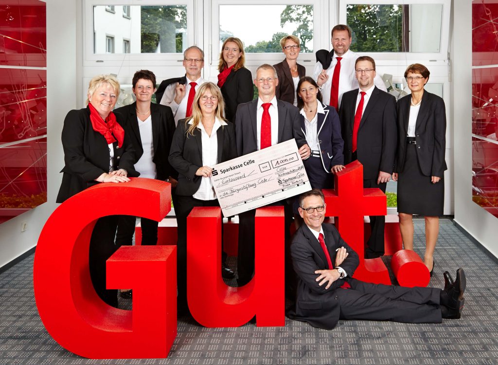 Team-Bild einer Bank abgelichtet durch Businessfotograf in Hannover
