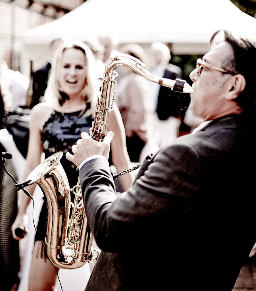 Saxofonist beim Musizieren - Eventfoto