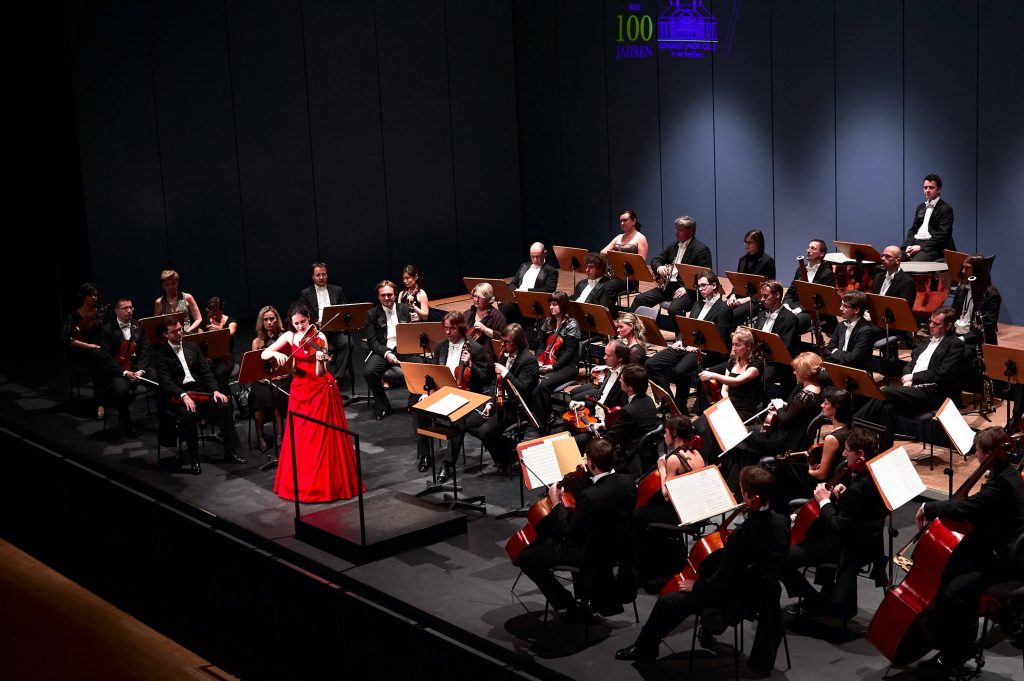 Musiker eines Orchester-Konzerts abgelichtet durch Eventfotograf