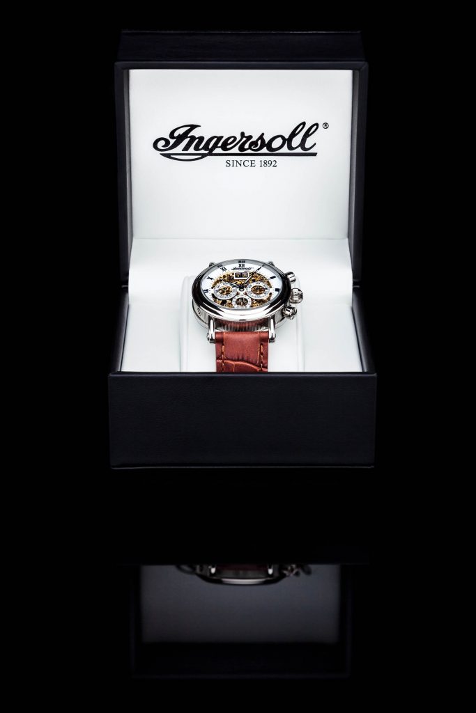 Armbanduhr in schwarzem Kästchen: Produktfoto